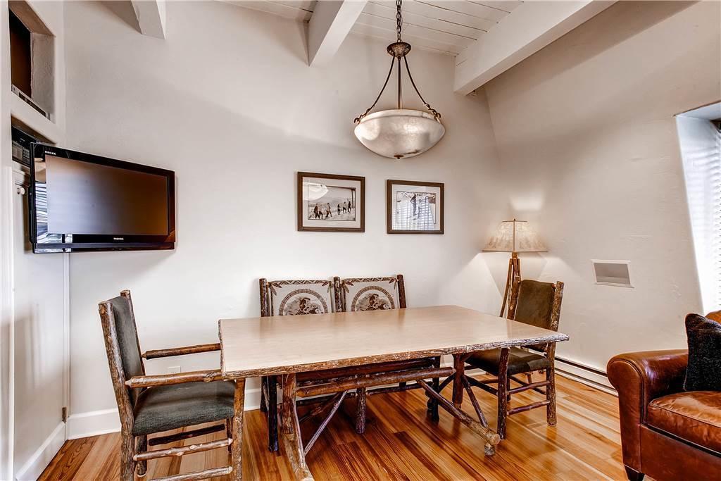 Chateau Dumont Aspen Room photo