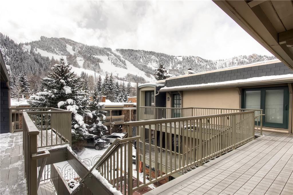 Chateau Dumont Aspen Room photo